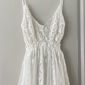 Long Beach white dress (medium)